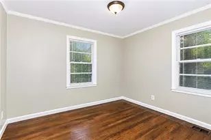 225 Glenrose Cir SW, Atlanta, GA 30354 - Photo 9
