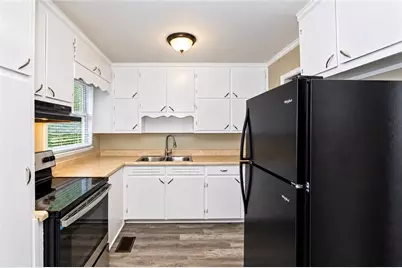 225 Glenrose Circle SW, Atlanta, GA 30354 - Photo 5