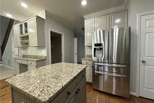 11450 Findley Chase Ct, Johns Creek, GA 30097 - Photo 5