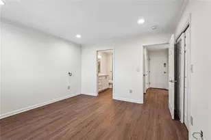 300 Johnson Ferry Road NE, Sandy Springs, GA 30328 - Photo 11