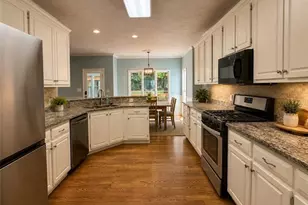 210 Pinehill Ln, Woodstock, GA 30188 - Photo 11
