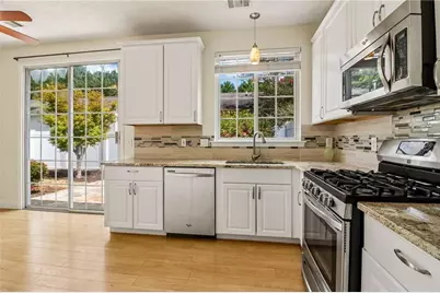 213 W Oaks Place, Woodstock, GA 30188 - Photo 11