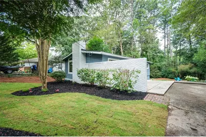 2672 Brook Park Way, Doraville, GA 30340 - Photo 3