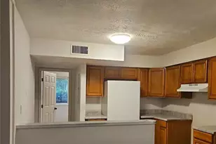 8571 Parkside Dr, Jonesboro, GA 30238 - Photo 3