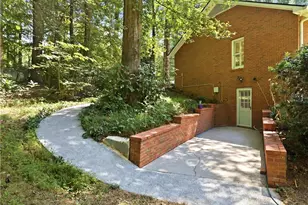 2306 E Cherokee Dr, Woodstock, GA 30188 - Photo 15
