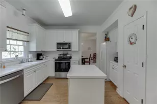 10850 Avian Dr, Alpharetta, GA 30022 - Photo 13