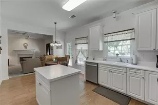 10850 Avian Dr, Alpharetta, GA 30022 - Photo 9