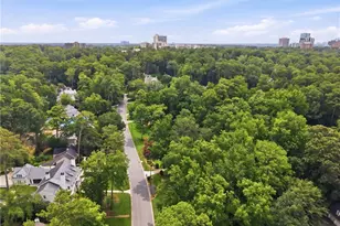 3952 Club Dr NE, Atlanta, GA 30319 - Photo 27