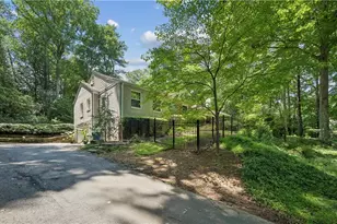 3952 Club Dr NE, Atlanta, GA 30319 - Photo 17