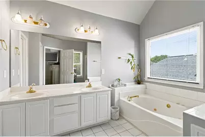 5585 Martin Grove Drive NW, Lilburn, GA 30047 - Photo 27
