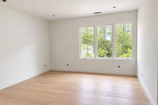 1005 Clementstone Dr, Sandy Springs, GA 30342 - Photo 5
