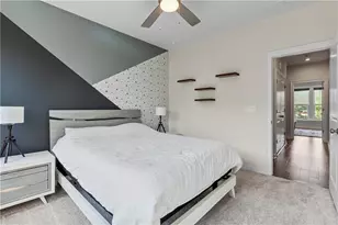2076 Holtz Ln, Atlanta, GA 30318 - Photo 35