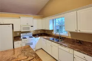 3342 Woodash Ln, Buford, GA 30519 - Photo 3