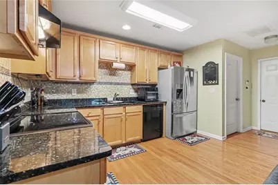 8001 Gossamer Drive, Fairburn, GA 30213 - Photo 13