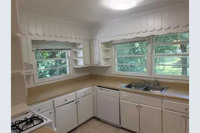 1936 Fort Valley Drive SW, Atlanta, GA 30311 - Photo 3