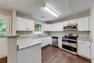 4161 Wyndham Pointe Ct, Buford, GA 30519 - Photo 5