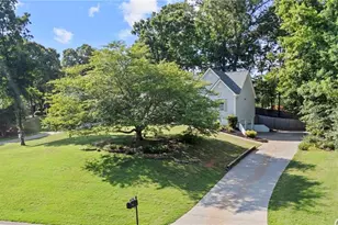 1086 Fieldstone Dr, Canton, GA 30114 - Photo 3