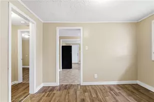 620 Gibbons Dr, Scottdale, GA 30079 - Photo 11