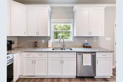 406 Sunset Drive, Statham, GA 30666 - Photo 7