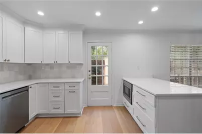 8 Kings Tavern Place NW, Atlanta, GA 30318 - Photo 15