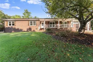 1492 Burns Dr NE, Gainesville, GA 30501 - Photo 9