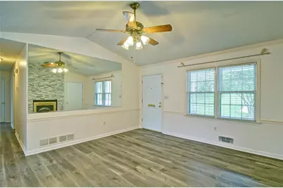 6428 Paradise Point Road, Flowery Branch, GA 30542 - Photo 9