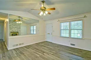 6428 Paradise Point Rd, Flowery Branch, GA 30542 - Photo 9