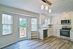 6428 Paradise Point Rd, Flowery Branch, GA 30542 - Photo 3
