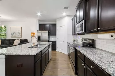 4446 Richmond Court, Stone Mountain, GA 30083 - Photo 7