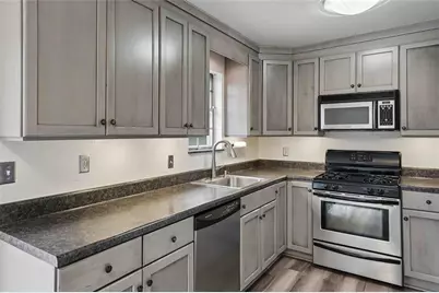 5506 Kingsport Drive, Atlanta, GA 30342 - Photo 7