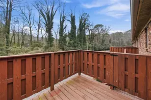 5506 Kingsport Dr, Atlanta, GA 30342 - Photo 15