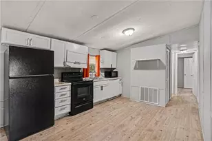 915 Steele Dr, Hampton, GA 30228 - Photo 3