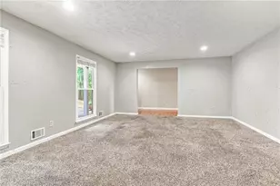 2324 Sussex Ct, Snellville, GA 30078 - Photo 11