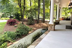 11820 Highland Colony Dr, Roswell, GA 30075 - Photo 3