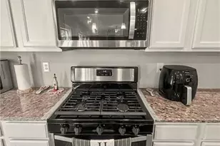 369 Auburn Crossing Dr, Auburn, GA 30011 - Photo 19