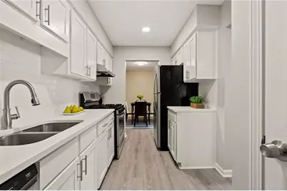 1701 Hawthorne Avenue, Atlanta, GA 30337 - Photo 9