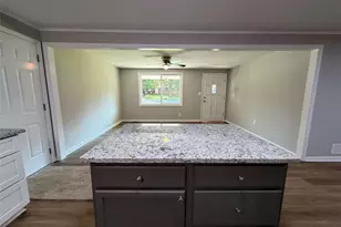65 W Meadowcliff Cir, Carrollton, GA 30116 - Photo 11