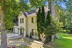 562 Black Creek Dr, Lawrenceville, GA 30044 - Photo 3