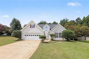 110 McIntosh Estates Dr, Sharpsburg, GA 30277 - Photo 1
