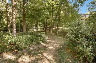 24212 Plantation Dr NE, Atlanta, GA 30324 - Photo 33