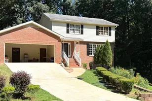 574 Hickory Hills Ct, Stone Mountain, GA 30083 - Photo 3