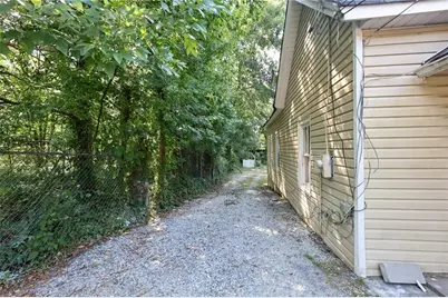 2069 Bolton Road NW, Atlanta, GA 30318 - Photo 13