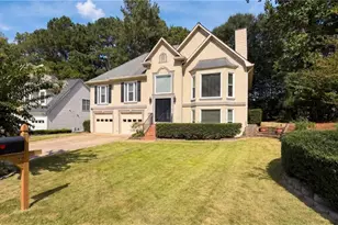 142 Clubhouse Dr NW, Kennesaw, GA 30144 - Photo 1
