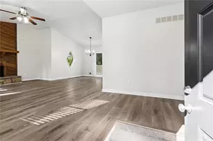 1015 Malibu Dr, Marietta, GA 30066 - Photo 3