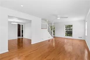 800 Glenairy Dr, Sandy Springs, GA 30328 - Photo 9