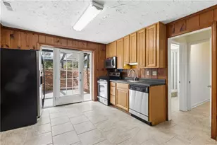800 Glenairy Dr, Sandy Springs, GA 30328 - Photo 23