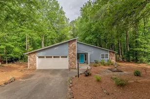 180 Crabtree Dr W, Roswell, GA 30076 - Photo 1