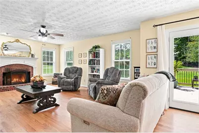 5821 Silverthorn Drive, Flowery Branch, GA 30542 - Photo 9
