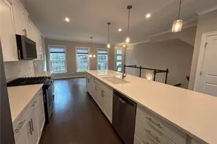 2035 Holtz Ln NW, Atlanta, GA 30318 - Photo 7