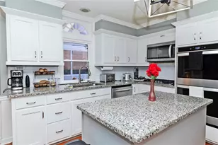 415 Spindle Ct, Sandy Springs, GA 30350 - Photo 17